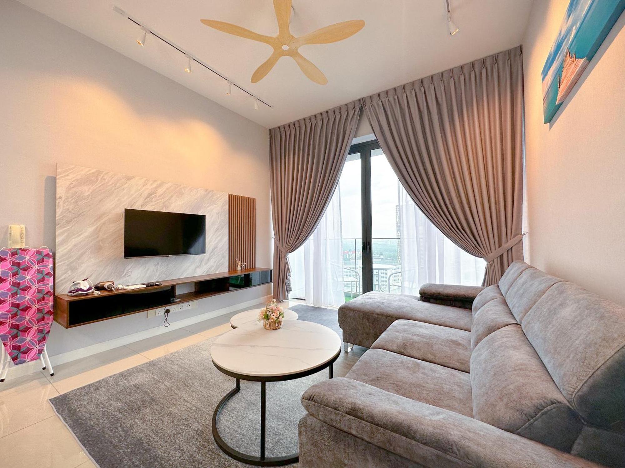 Grand Medini Residence Nusajaya By Stayrene Room photo
