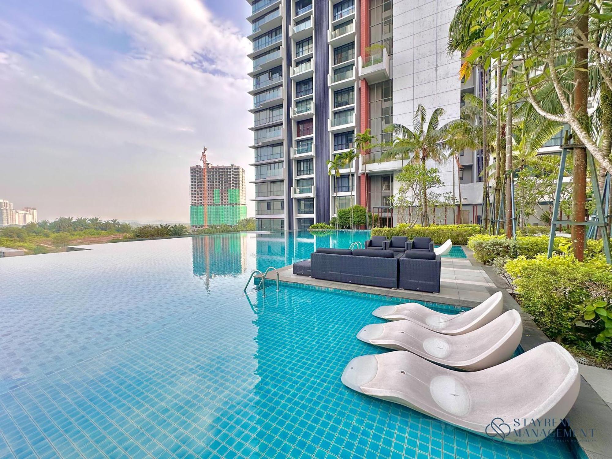 Grand Medini Residence Nusajaya By Stayrene Exterior photo